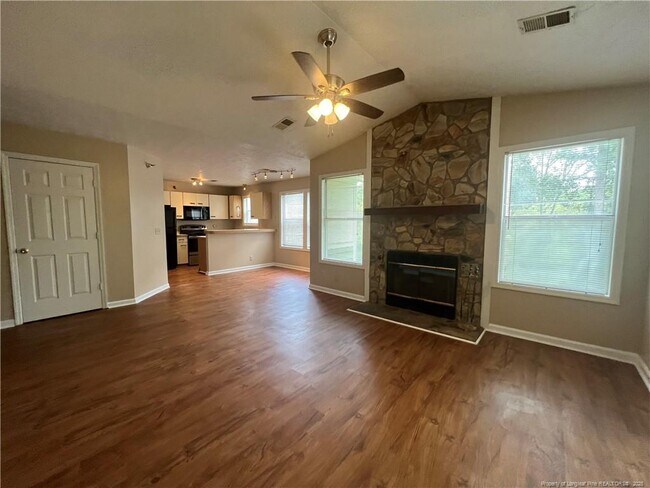 Foto del edificio - 950 Stewarts Creek Dr
