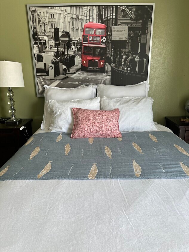 Foto principal - 1655 S Highland Ave