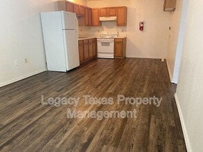Building Photo - 1108 Williams Ave