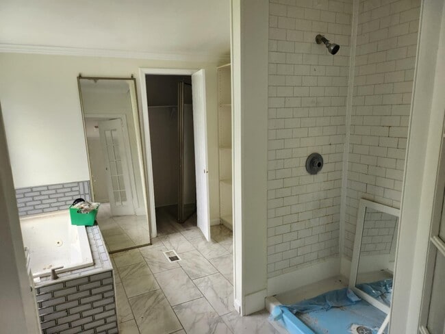 Building Photo - 1101 Fallen Log Ct