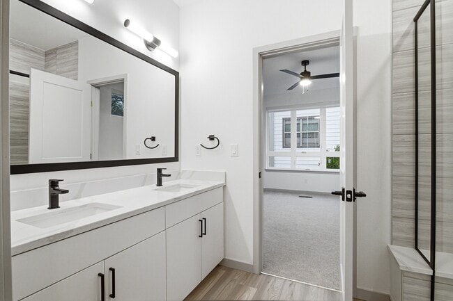 Foto del edificio - University Hills Townhomes