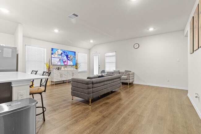 Foto del edificio - 2928 Roper St