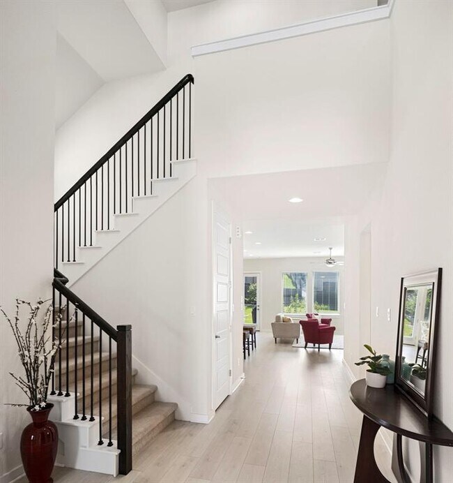 Building Photo - 117 San Domenico Cv