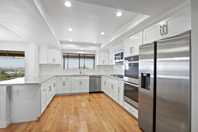 Foto del edificio - Panoramic View Condo For Lease