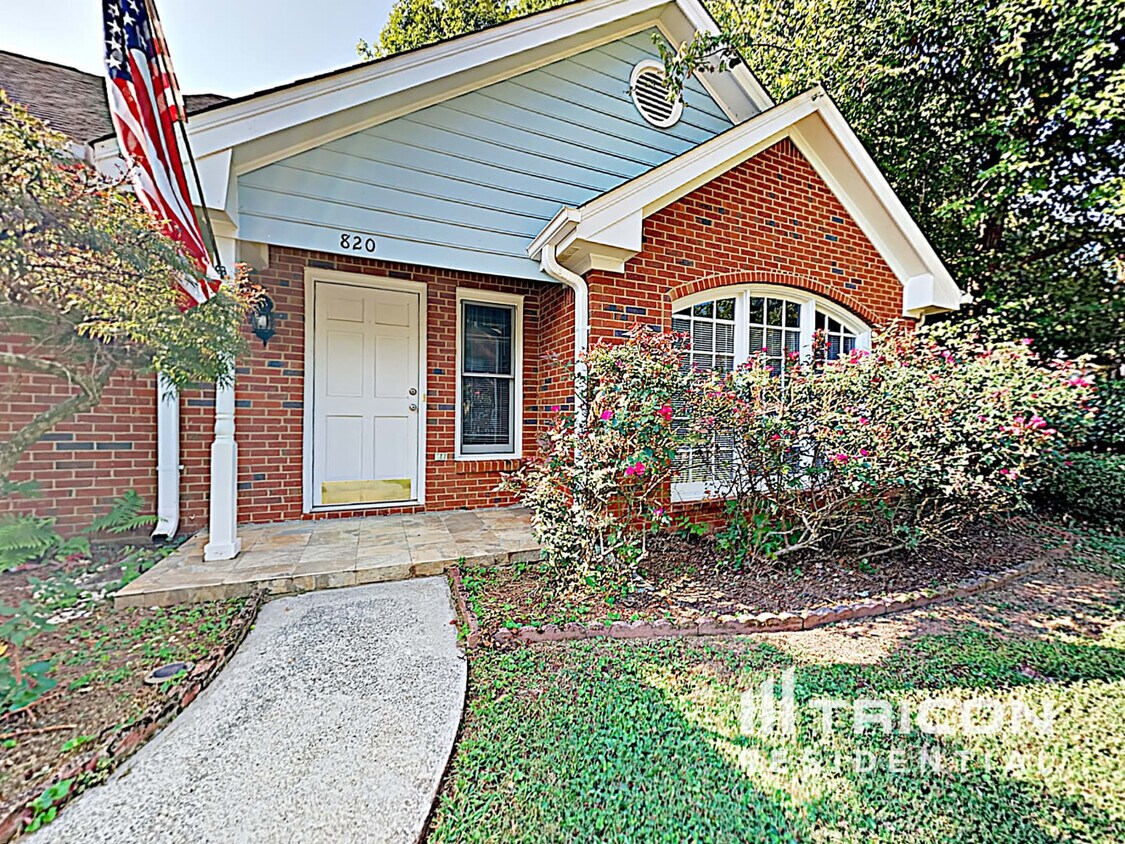 Foto principal - 820 Waterbury Court Clarkston GA