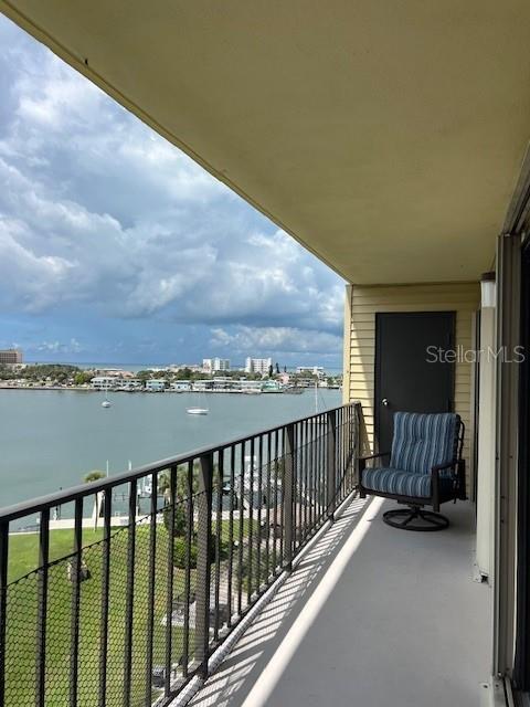 Foto del edificio - 650 Island Way