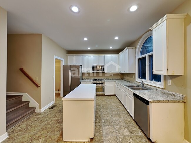 Building Photo - 4727 Cedar Wood Dr SW