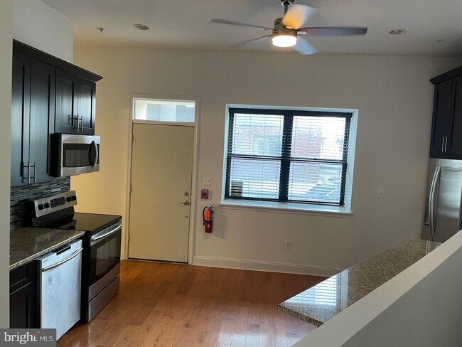 Building Photo - 1250 Ridge Ave