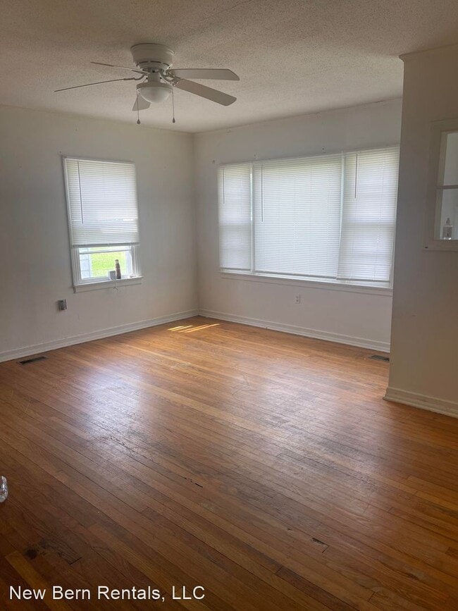 Building Photo - 3 br, 1 bath House - 427 Bouy St