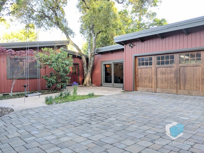 Primary Photo - 1189 Los Trancos Rd