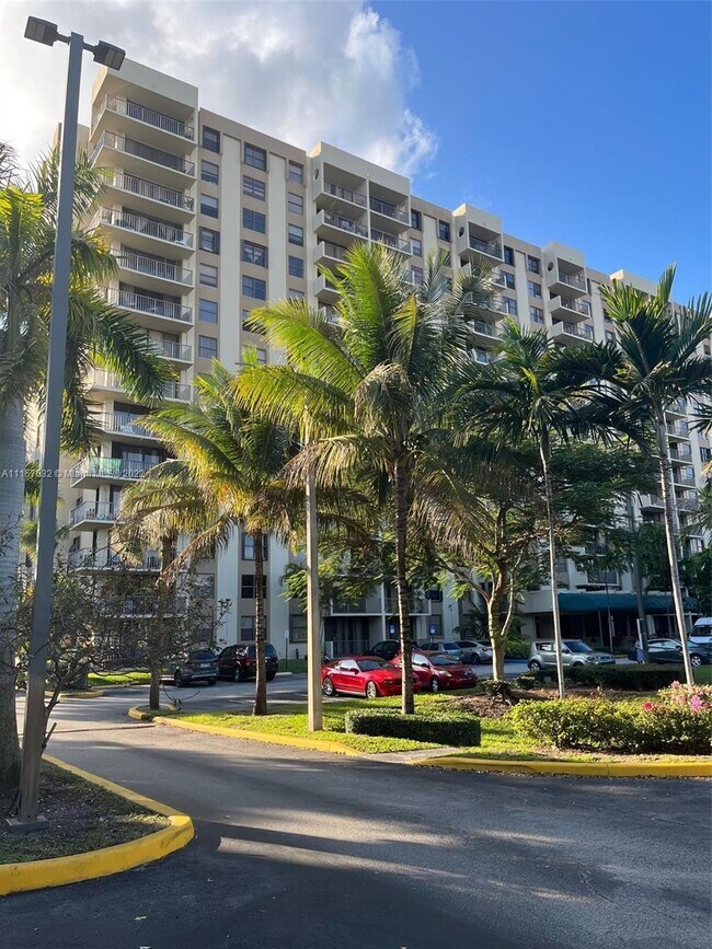 Foto del edificio - 1470 NE 123rd St