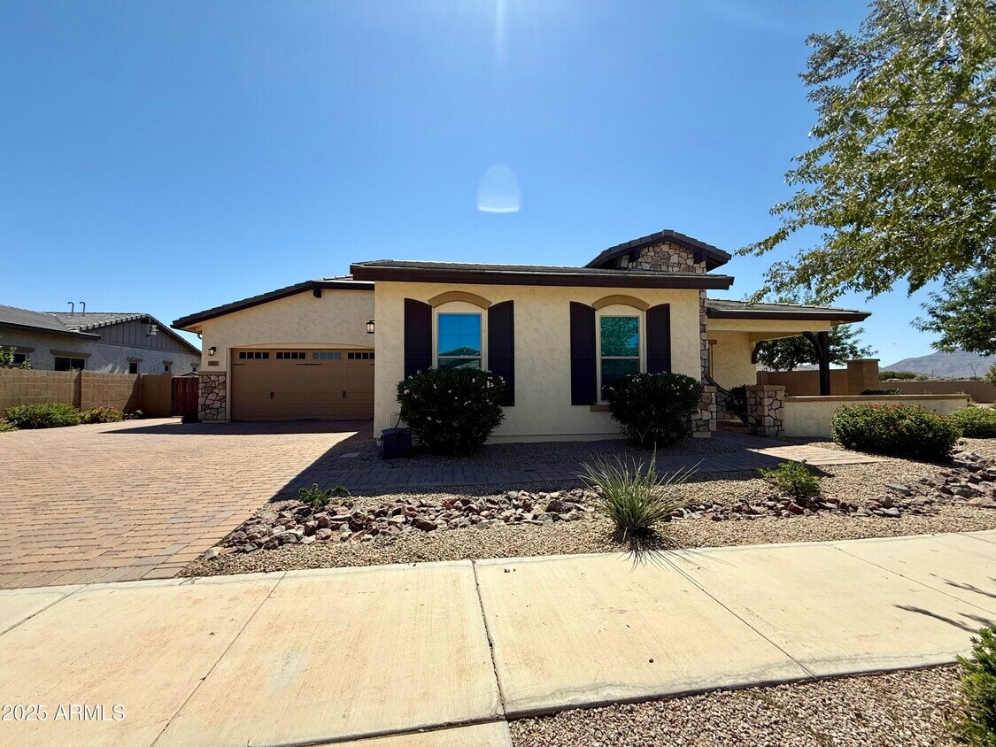 Foto principal - 20911 E Watford Dr