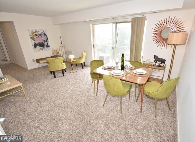 Building Photo - 2 br, 1 bath Condo - 2634 Bowen Rd SE