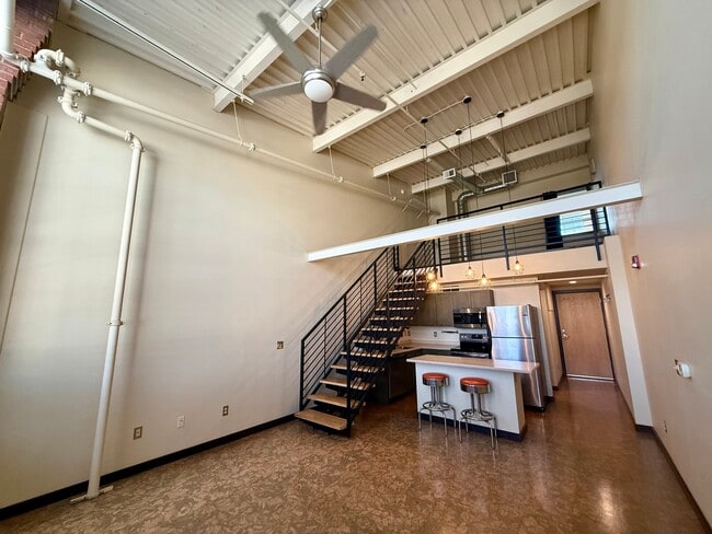 Building Photo - 300 Tijeras Ave NE