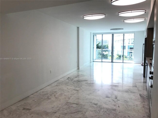 Foto del edificio - 6620 Indian Creek Dr