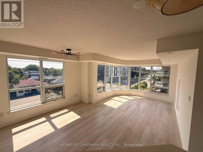 Photo du bâtiment - 760 Sheppard Ave W