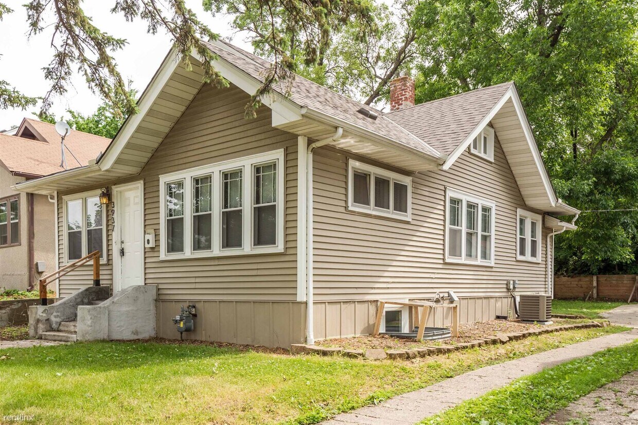 Primary Photo - 4 br, 2 bath House - 3937 Portland Avenue