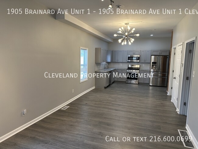 Foto del edificio - Fully Upgraded Cleveland Duplex