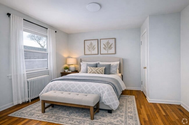 1 dormitorio, 1 baño - 648 pies cuadrados - Sala de estar - Decoración virtual - Elmwood Terrace Apartments