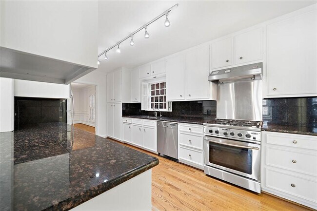 Foto del edificio - 2915 Quenby Ave