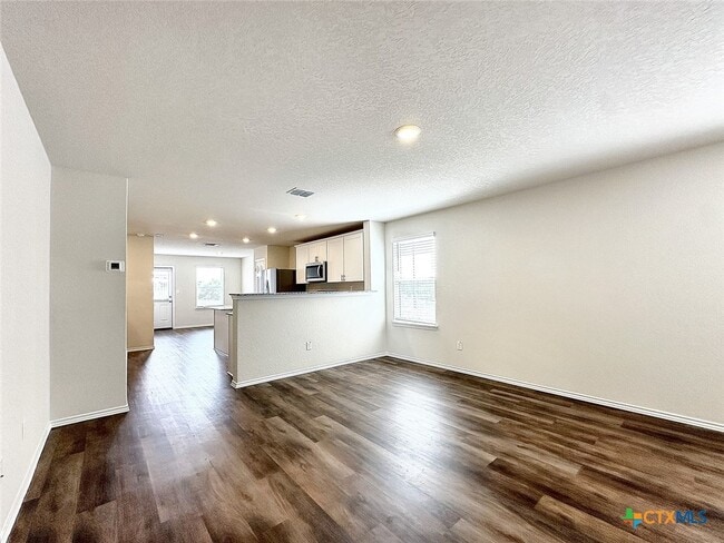 Foto del edificio - 549 Autumn Blaze