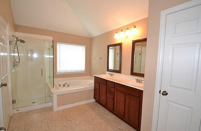 Foto del edificio - 23242 Dewflower Dr