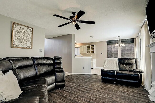 Foto del edificio - 3005 Wood Hollow Dr