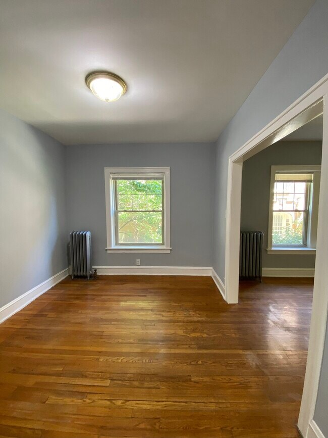 Building Photo - 815 Seward St
