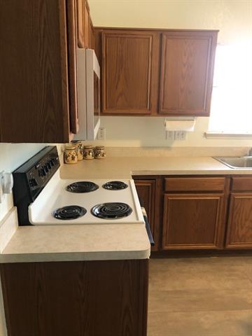 Building Photo - 716 Kristi Ln