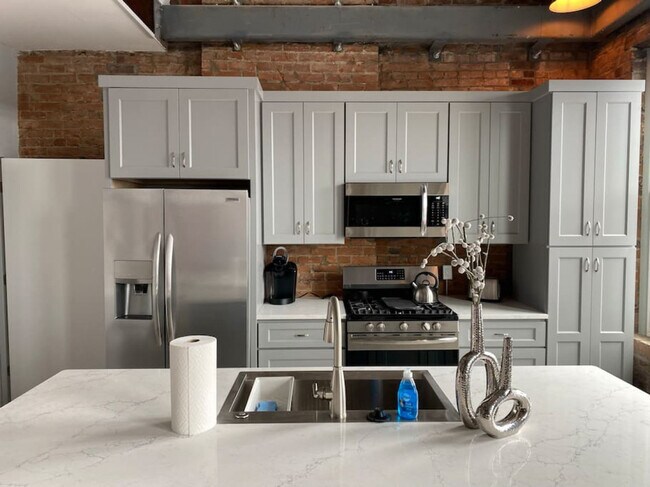 Foto del edificio - 1906 Elm St