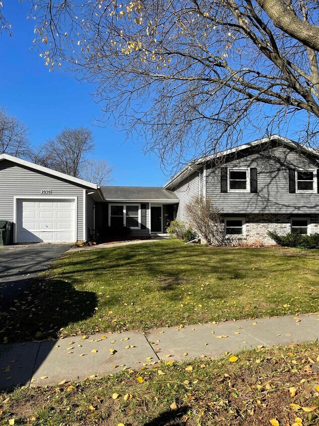 2030 Adderbury Ln, Madison, WI 53711 Townhome Rentals in Madison WI