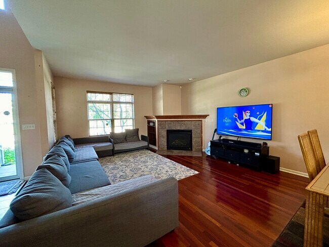 Building Photo - 1410 Brownstone Pl