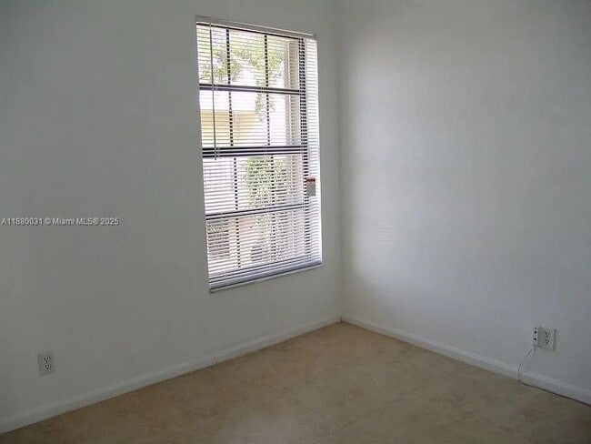 Building Photo - 330 Olivewood Pl