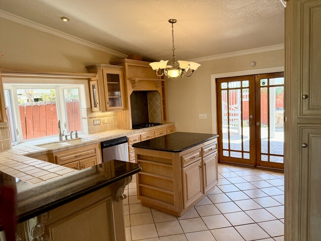 Foto del edificio - 9272 Sunridge Dr