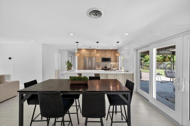 Foto del edificio - 4800 NE 15th Terrace