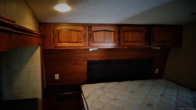 Foto del edificio - 28560 Lilac Rd