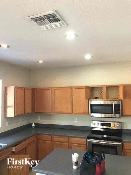 Foto del edificio - 16908 W Marshall Ln