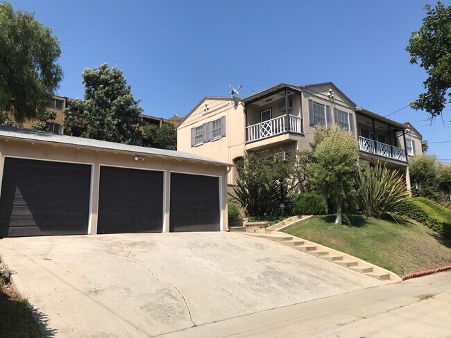Building Photo - 3249 Rowena Ave