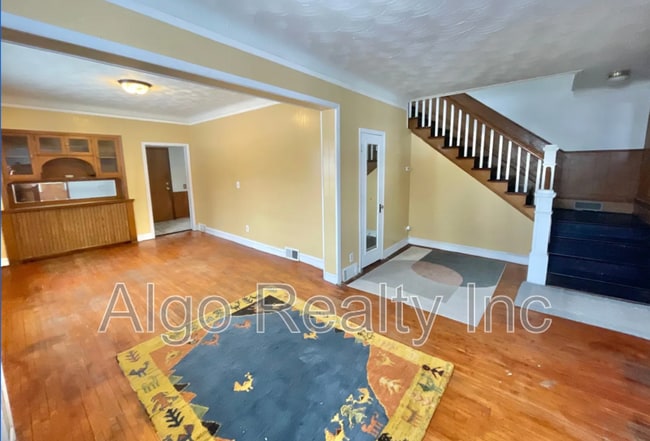 Foto del edificio - 1345 Arkwright St N