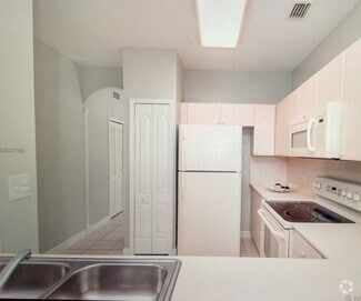 Building Photo - 17800 NW 73rd Ave