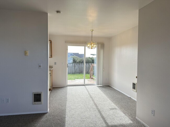 Building Photo - 1106 Fairwood Dr SW