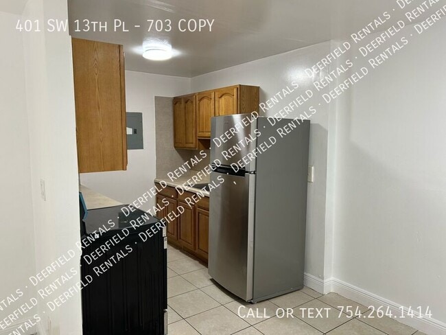 Building Photo - 401 SW 13th Pl