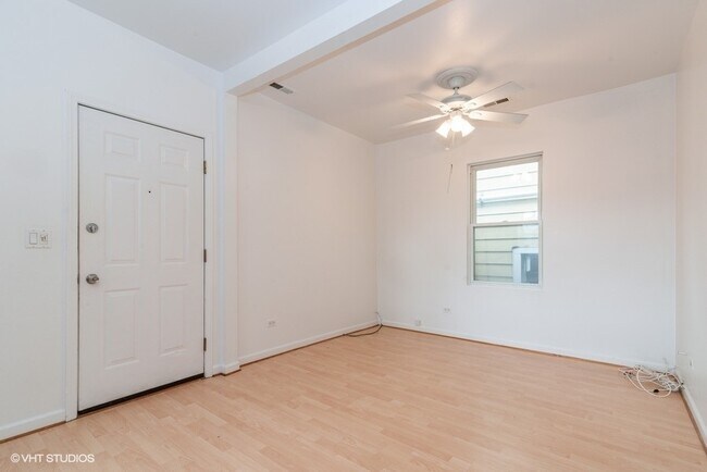 Foto del edificio - 912 N Ashland Ave
