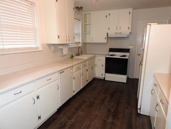 Foto del edificio - 221 Fairground Ave