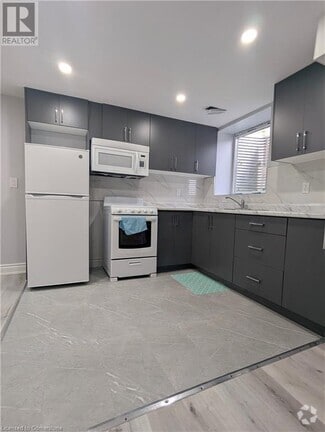 Building Photo - 117 Markwood Dr