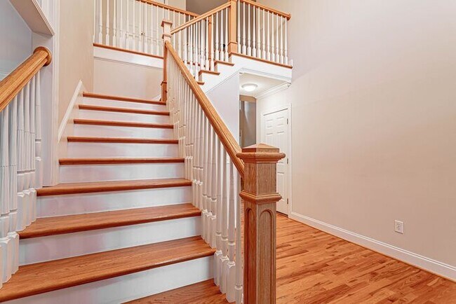 Building Photo - Gorgeous Home In Stonehaven Subdivision