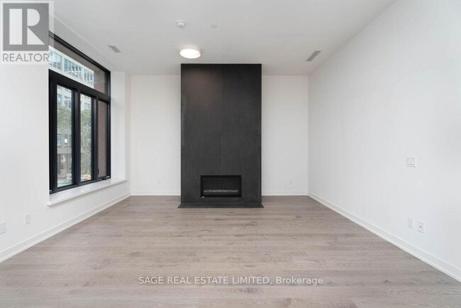 Building Photo - 22 Lombard St