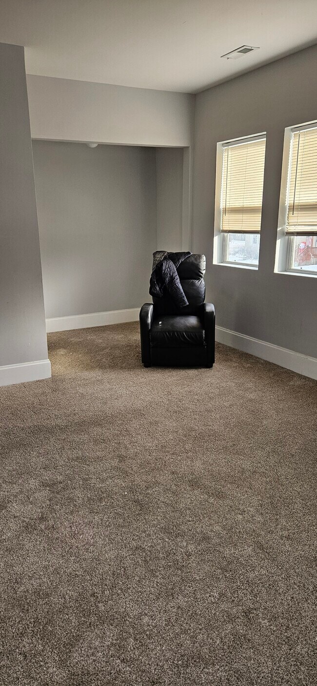 Foto del edificio - 41 W Main St