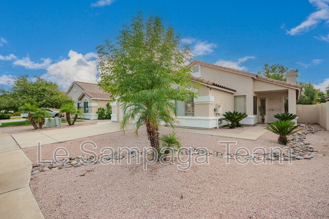 Foto del edificio - 1448 N Saddle St