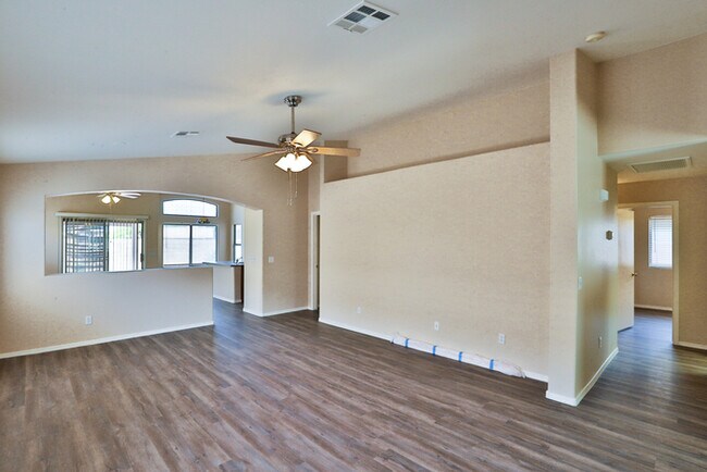 Building Photo - 14919 N 149th Dr